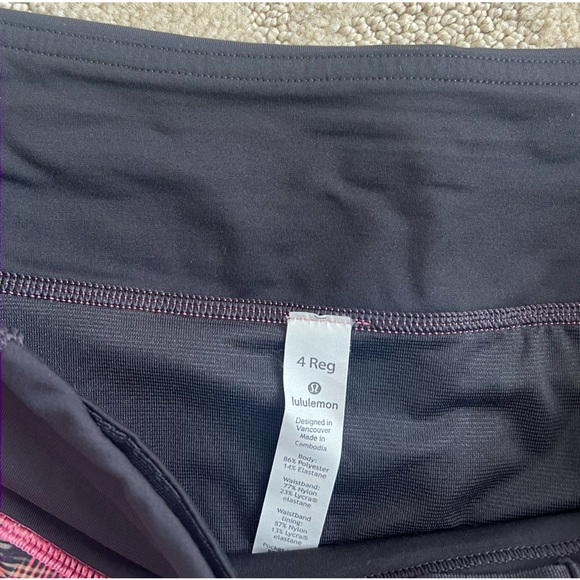 Lululemon speed up pink pattern shorts - Picture 4 of 4